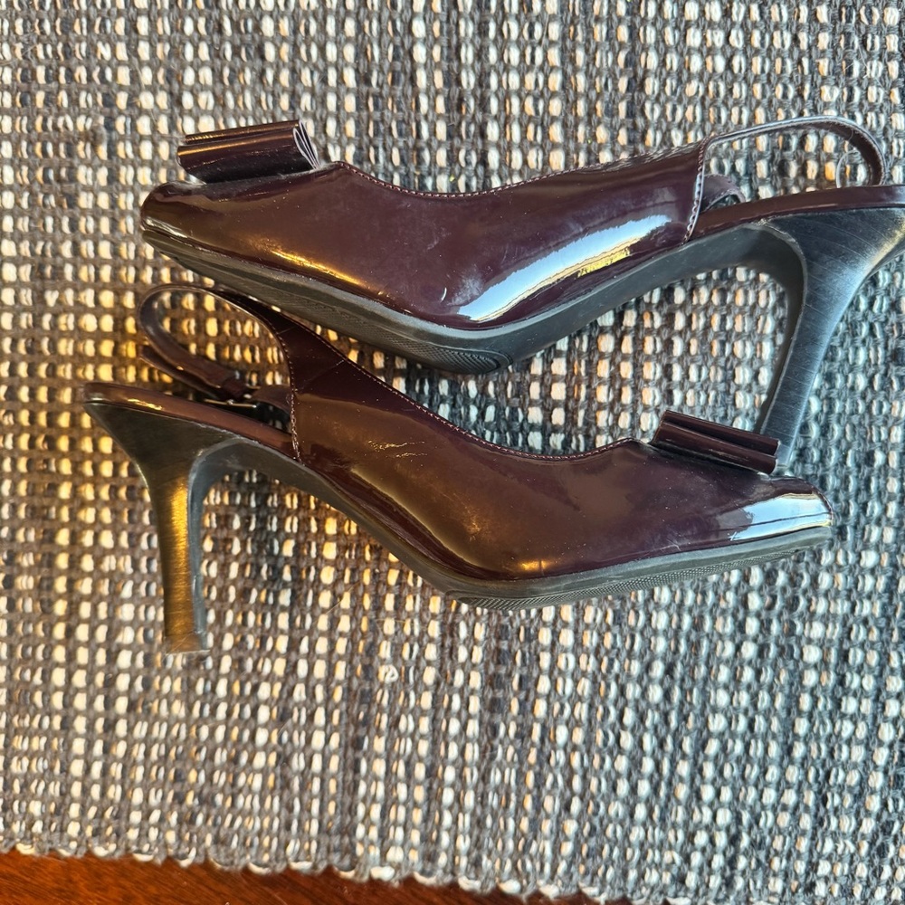 NWOT Etienne Aigner Burgundy Patent Heels 7-1/2